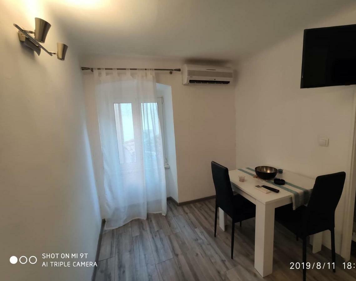 Apartament Đảo Đảo Cres Ngoại thất bức ảnh